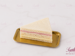 Sándwich de jamón y queso